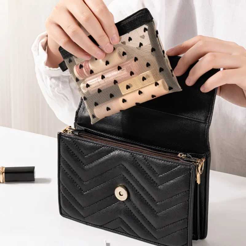 Love Heart Mesh Fashion Makeup Bag Suitable for Girls Laundry Toilet Organizer Makeup Bag Transparent Womens Lipstick Storage Bag W240905