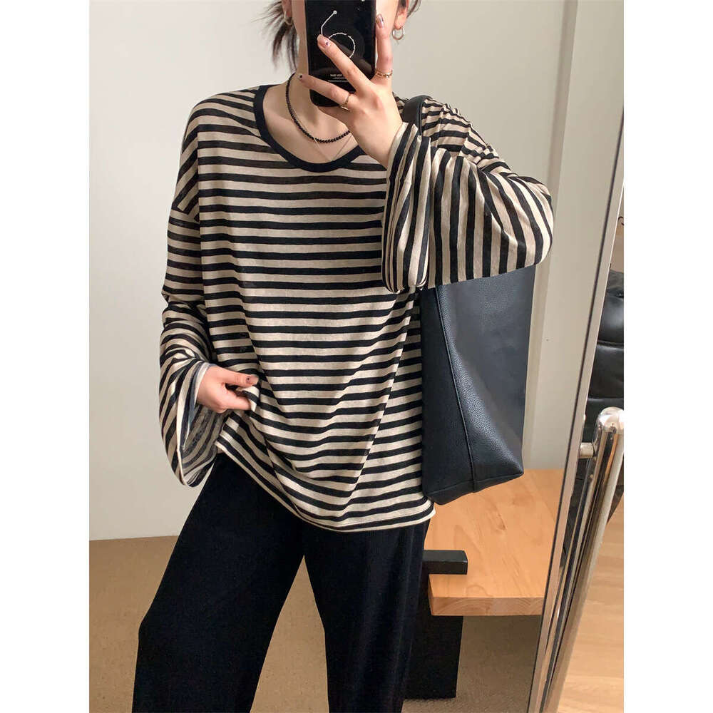 Private server walk striped sunscreen long sleeved T-shirt for women summer flared sleeves loose fit slimming plus casual top