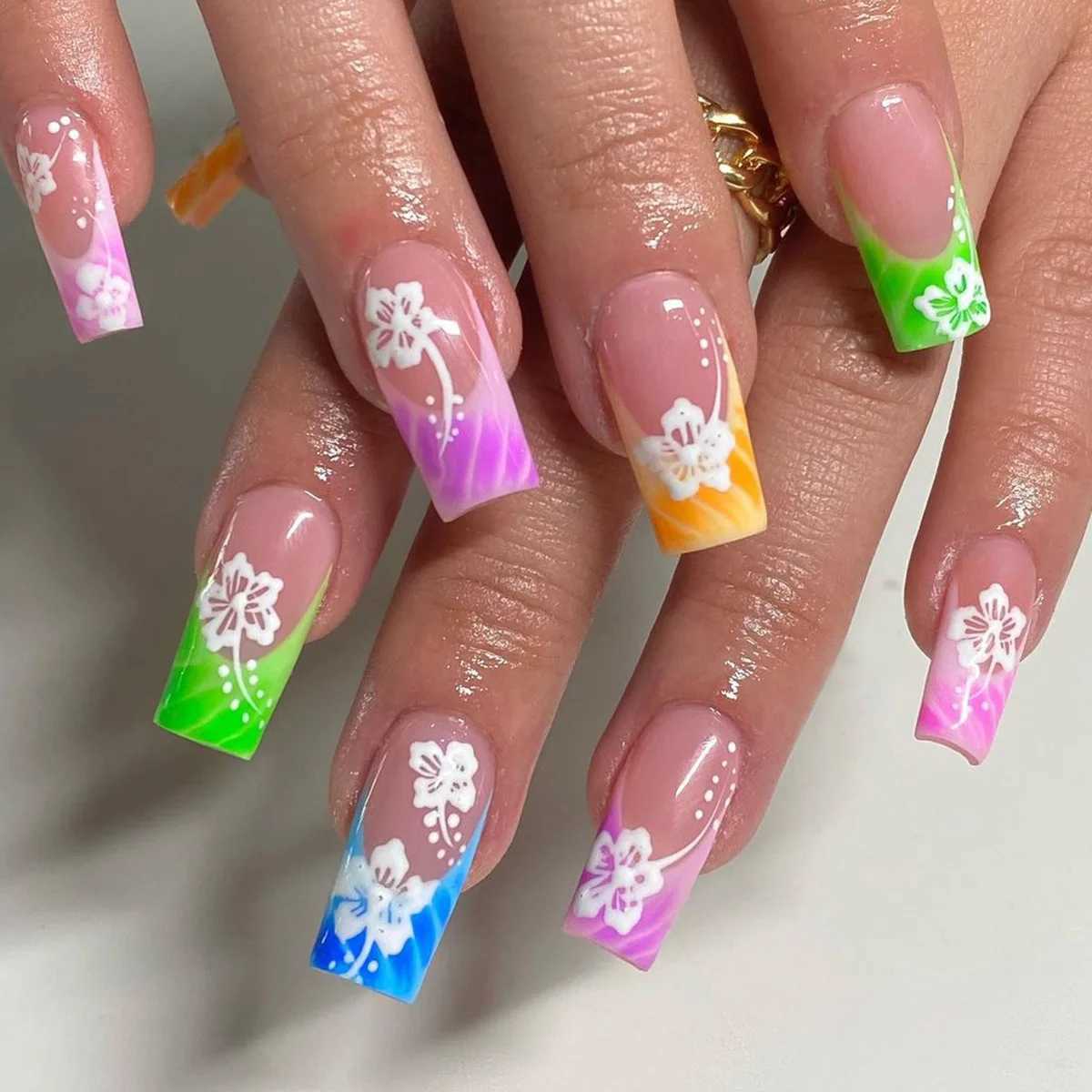 Fairy White Flower Fake Nails Pink French Pressing Nail Short Square Wearable Fake Nail W240905