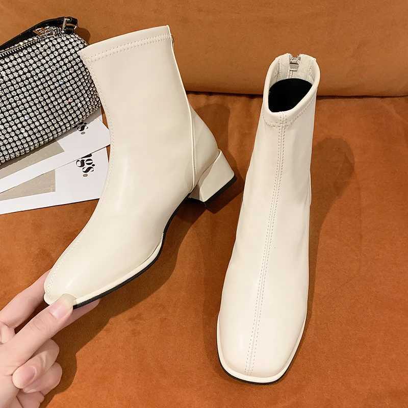 2023 Winter New Fashionable Round Head Leather Jacket with Rear Zipper High Heels Warm and Comfortable Large Bare Boots CL240906