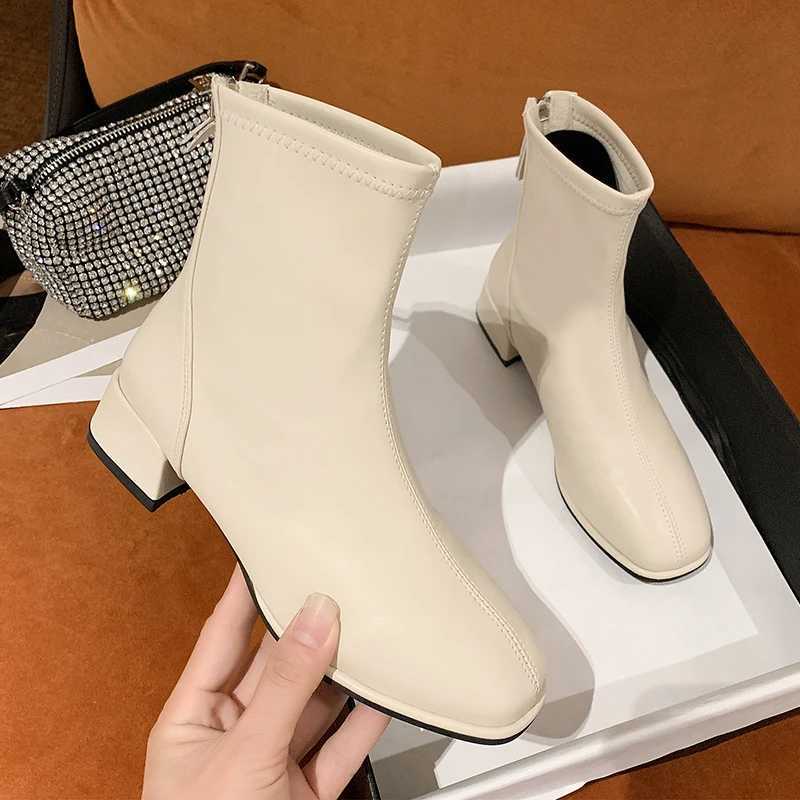 2023 Winter New Fashionable Round Head Leather Jacket with Rear Zipper High Heels Warm and Comfortable Large Bare Boots CL240906