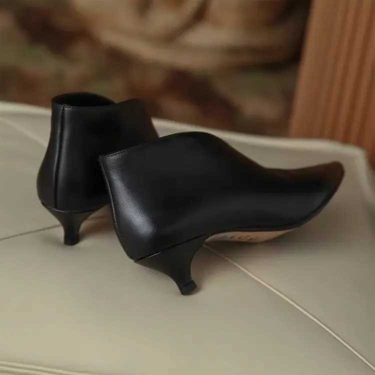 Europea new womens ankle boots autumn and winter shoes nude Botas Pointed Toe low toe kitten boots womens retro boots CL240906