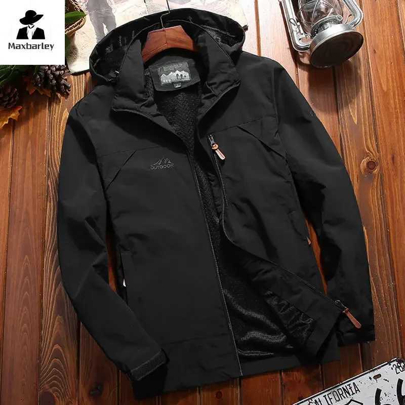 Autumn Waterproof Windbreaker Mens Casual Detachable Cap Flying Cargo Jacket Outdoor Camping Rainproof Coat Mens Work Clothes Y240906
