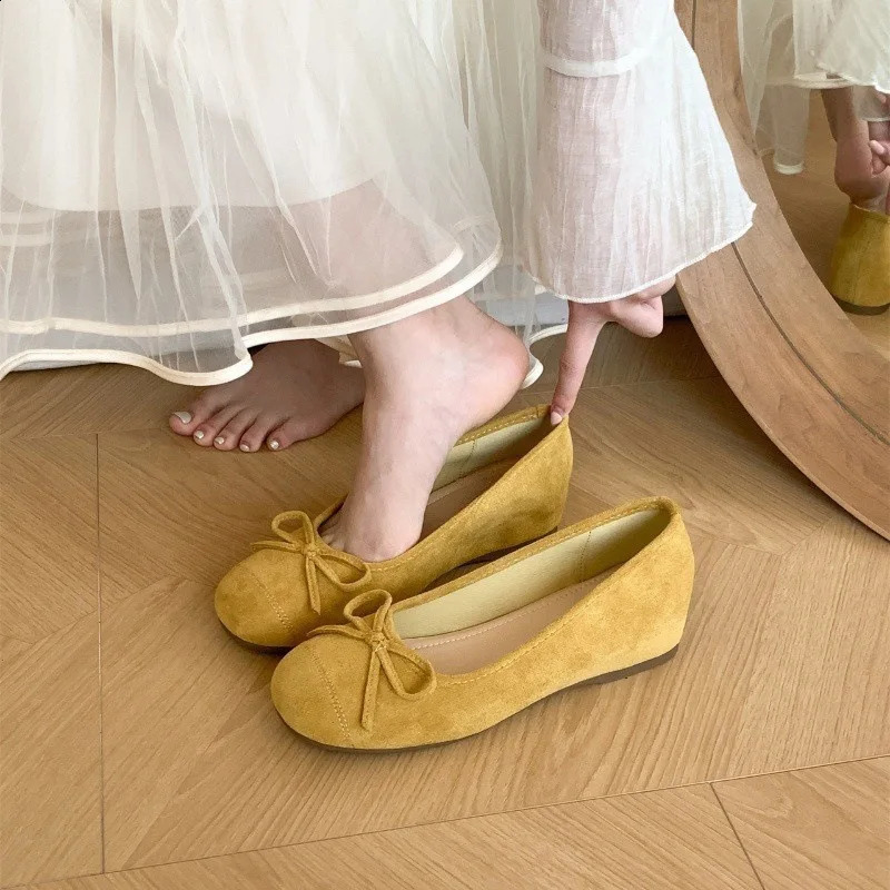 Square flat top single shoe for womens spring and summer style Mocosins soft sole ballet shallow mouth bow high load 240906