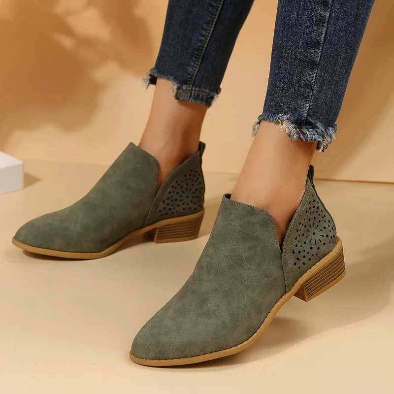 Womens casual leather Moccasin Loafer stylish elegant and comfortable office sliding large-sized sole pump CL240906