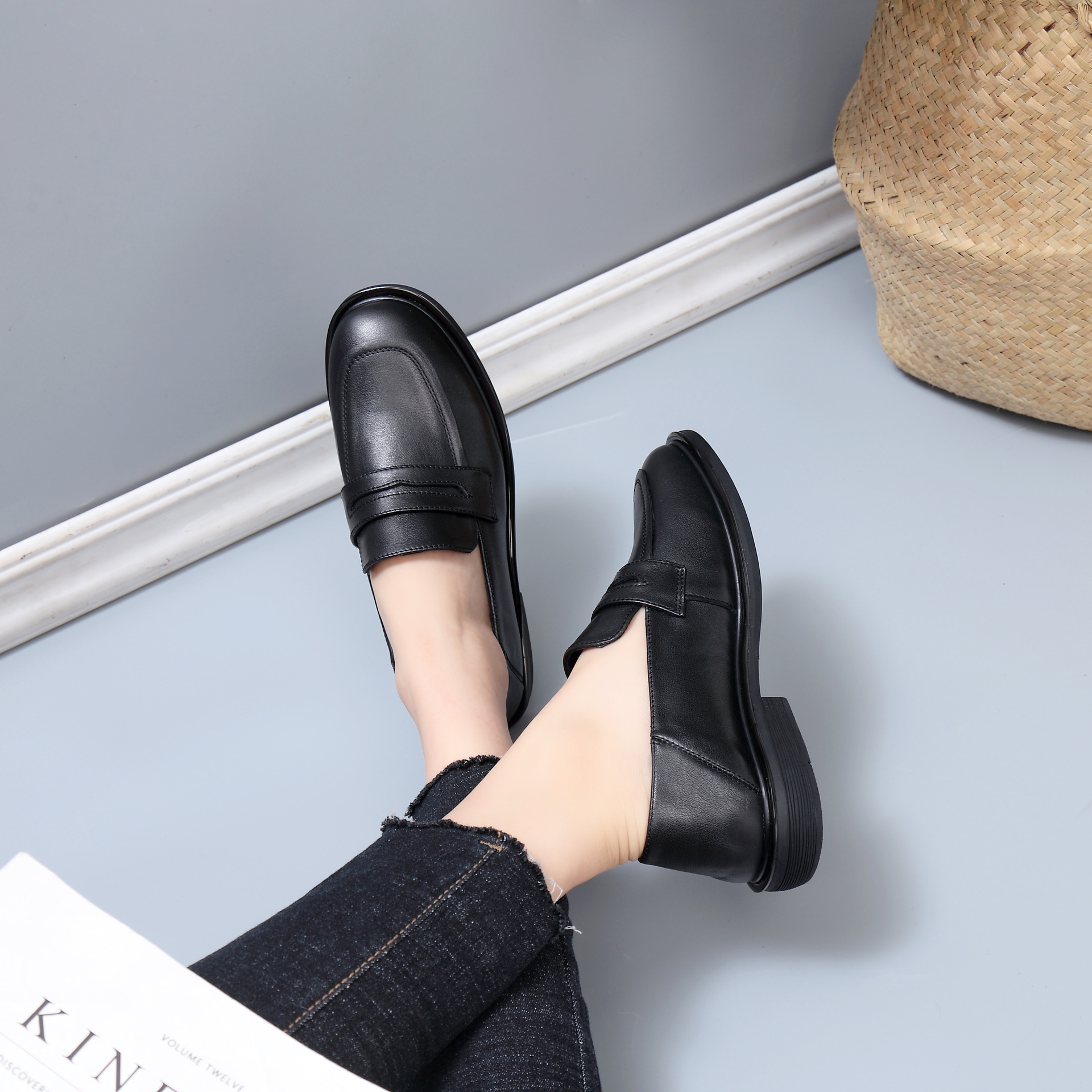 Genuine leather small leather shoes female 2024 new four seasons single shoes versatile square head thick with