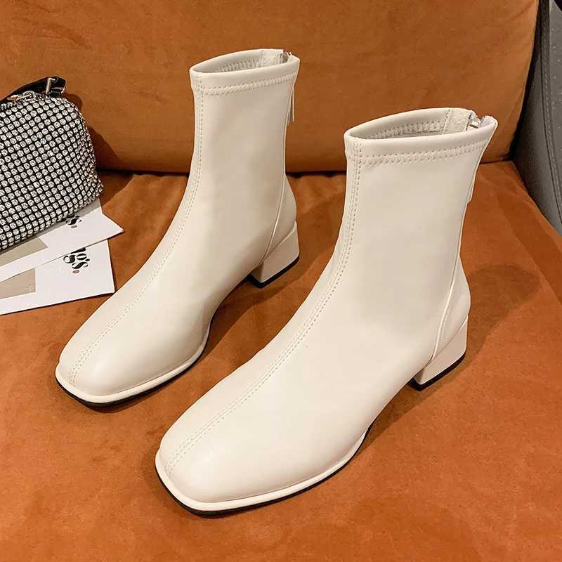 2023 Winter New Fashionable Round Head Leather Jacket with Rear Zipper High Heels Warm and Comfortable Large Bare Boots CL240906