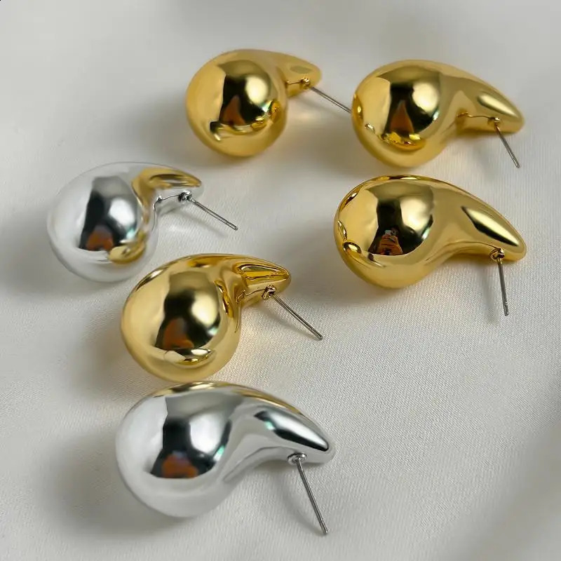 2024 Flow Plate Gold Short and Fat Water Drop Dupes Female Water Drop Earrings Personalized Gloss Tear Drop Earrings Jewelry Gifts 240905