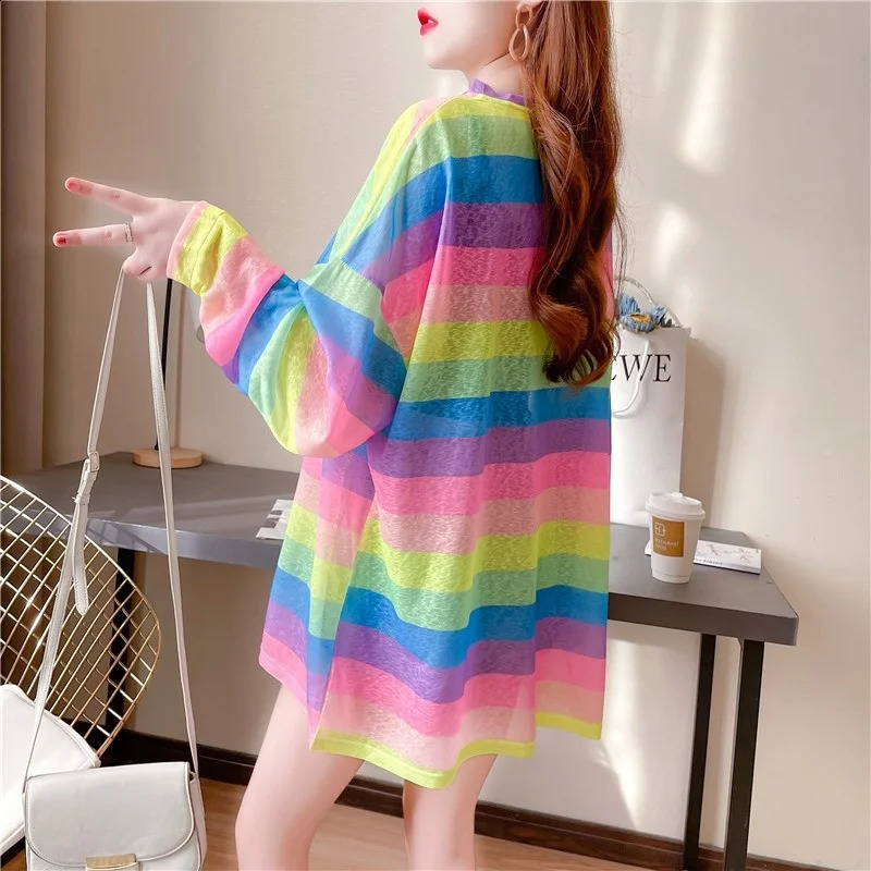 Wxw0642 Long sleeved Womens Thin Oneck Sunscreen Tshirt Fashion Mesh Colorful Stripe 240902