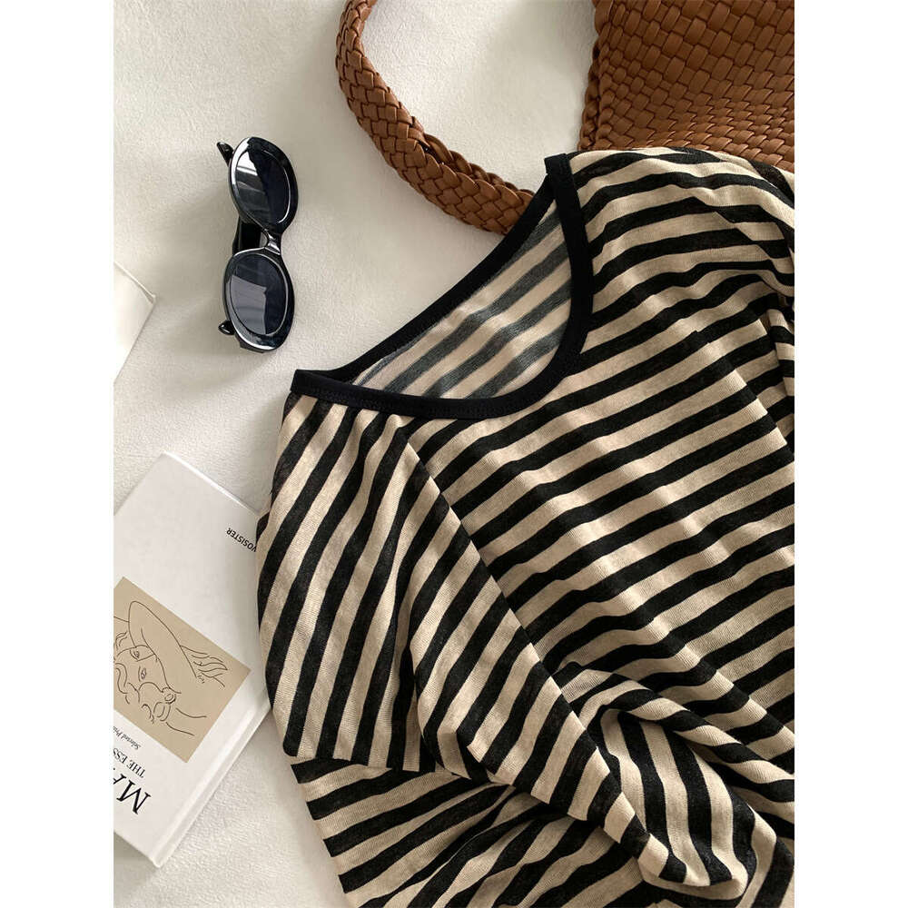 Private server walk striped sunscreen long sleeved T-shirt for women summer flared sleeves loose fit slimming plus casual top