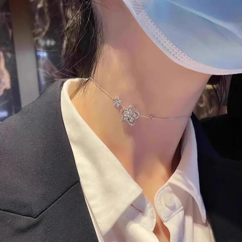 Floral Duet necklace female light niche double flower diamond pendant clavicle chain 240903