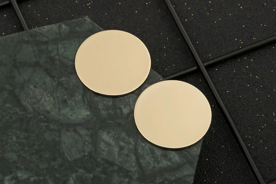 Round gold earrings simple metal retro earrings suitable for womens fashion jewelry girl earrings 240905