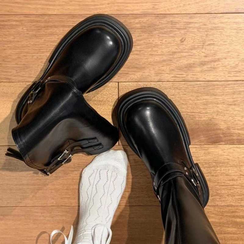 Long Fashion Boots Womens Thick Soled Martin Boots Autumn Winter Versatile And Slimming Western Knight Boots 240826