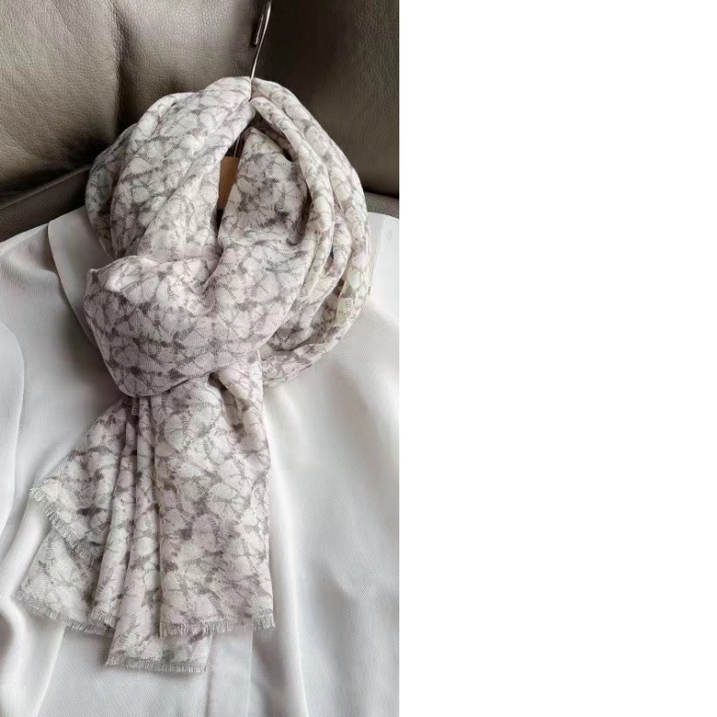 Small floral scarf, versatile silk scarf for photography in scenic spots, the same super soft skin friendly fabric, elegant and wind-driven large shaw