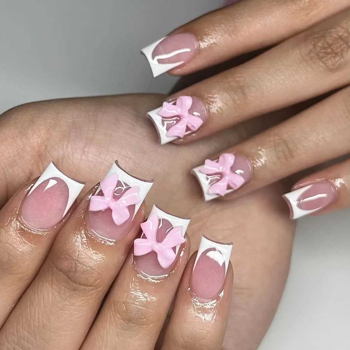 24 pieces/set of bows pressed on nails short square fake nails white French pointed fake nails with pink bow charm female nail stick W240905