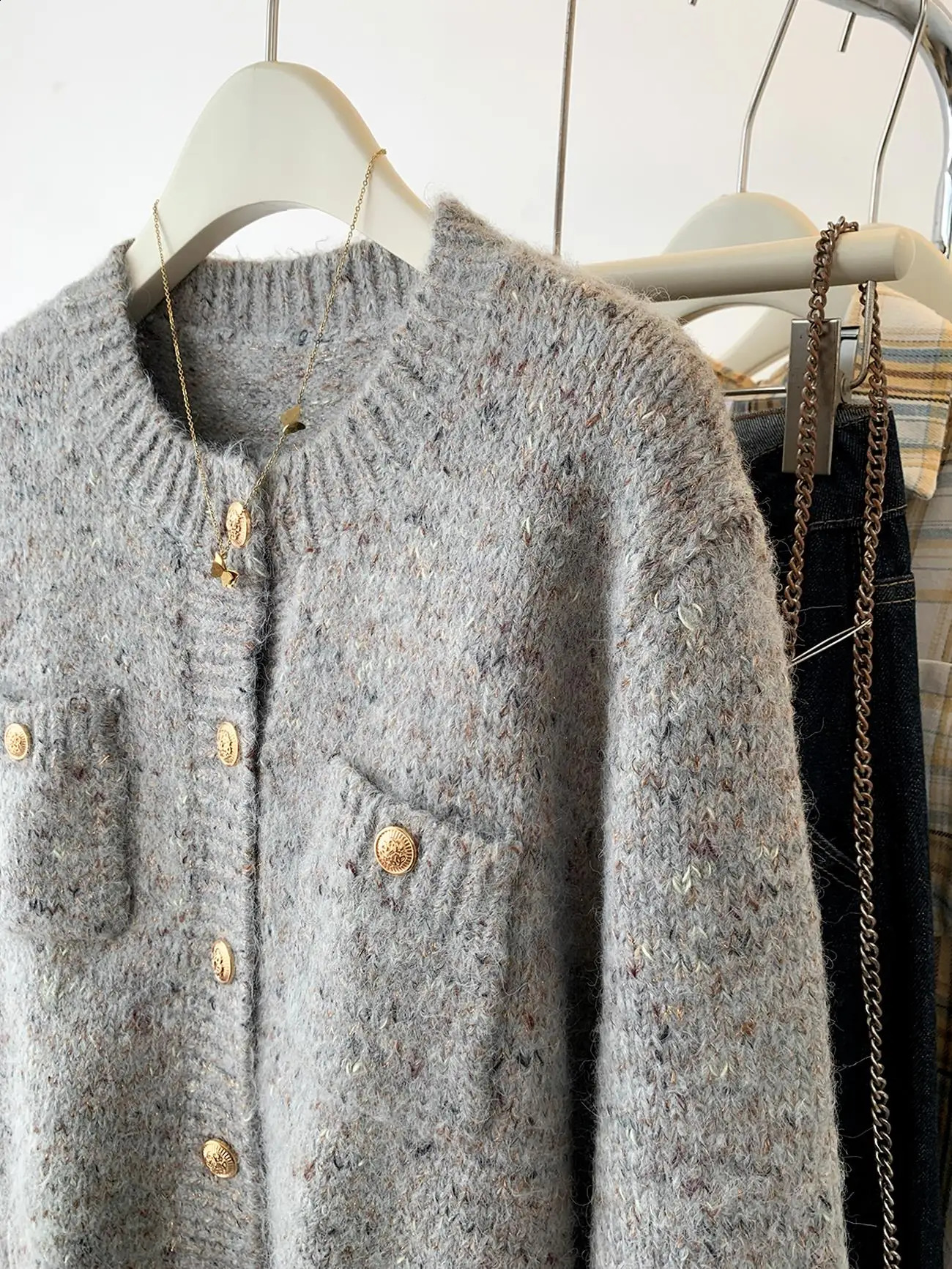 Golden button gray womens knitted cardigan wool sweater simple Oneck long sleeved jacket autumn spring office elegant knitting 240905