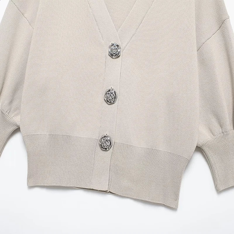 TRAFZA womens floral button decoration long sleeved loose slim fit sweater jacket short autumn knitted 240905