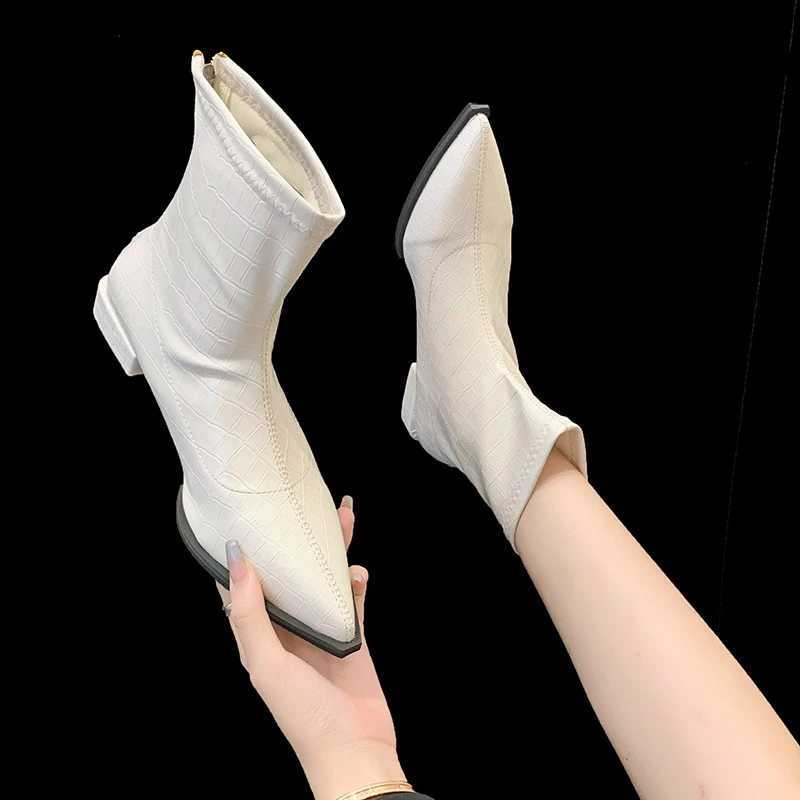 Womens Boots 2022 New Ankle Boots Womens Sier Black Back Zipper Short Boots Womens Thick High Heels Bicycle Boots CL240906