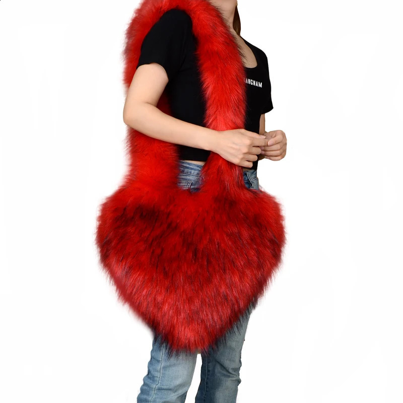 Artificial fur winter womens handbag cute plush heartshaped fashionable shoulder bag cross body 240906