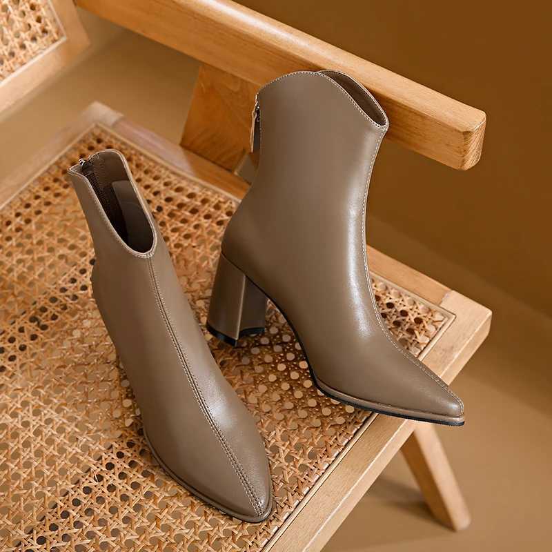 2023 Winter New Fashion Pointed Leather Top with Rear Zipper Large Comfortable Bare Boots Womens Boots CL240906