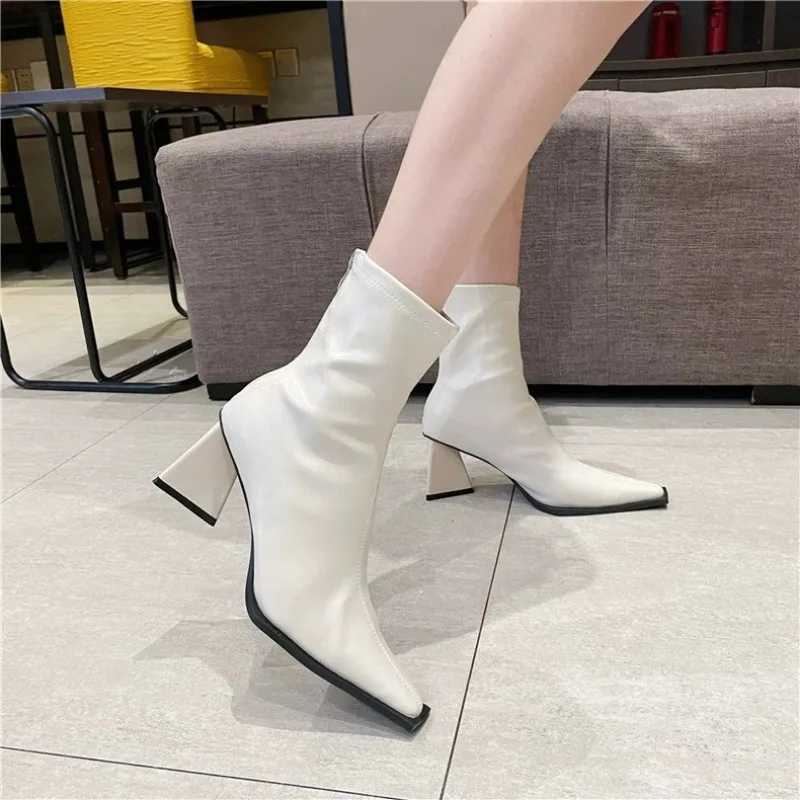 Spring and Autumn 2023 New Square Head Solid Color Edition Side Zipper High Heel Womens Coat Fashion Boots Single Boots Womens CL240906
