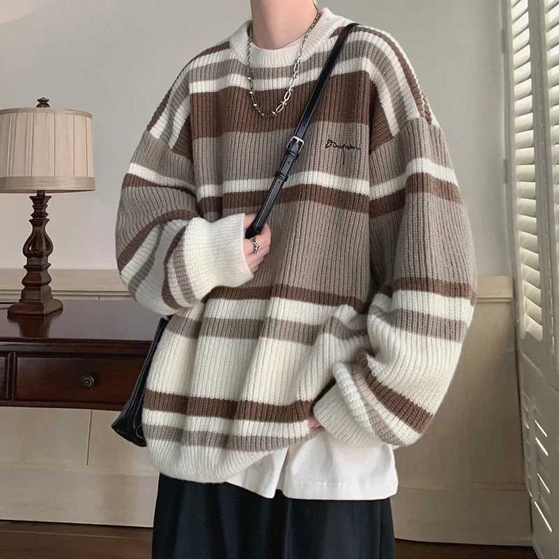 Striped Color Blocking Sweater Mens Winter 2022 New Loose Fit Jogging Knitted Top Thickened Trendy Brand Line Clothes Jacket Y240906
