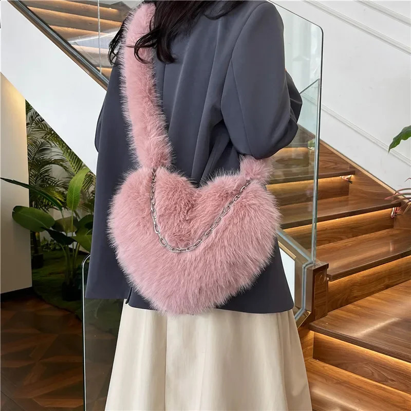 LEFTSIDE Soft Artificial Fur Cross Bag Y2K Winter ner Korean Fashion Handbag Trend Chain Warm Shoulder 240906