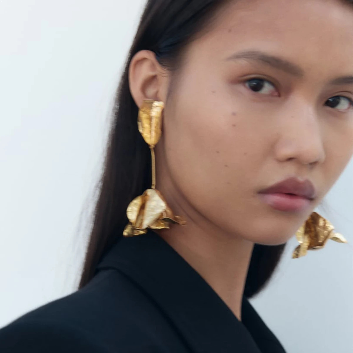 2024 Womens Holiday Party Accessories Metal Flower Earrings Declaration Jewelry 240905