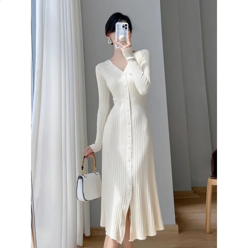Elegant French long knitted sweater single chest inner layer weight loss knitted dress suitable for autumn/winter women 240906