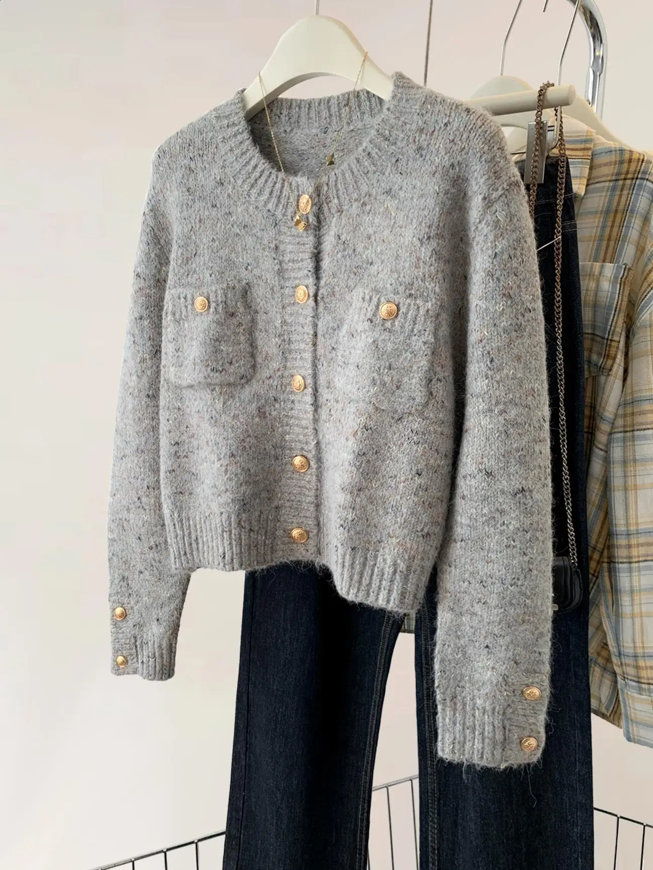 Golden button gray womens knitted cardigan wool sweater simple Oneck long sleeved jacket autumn spring office elegant knitting 240905