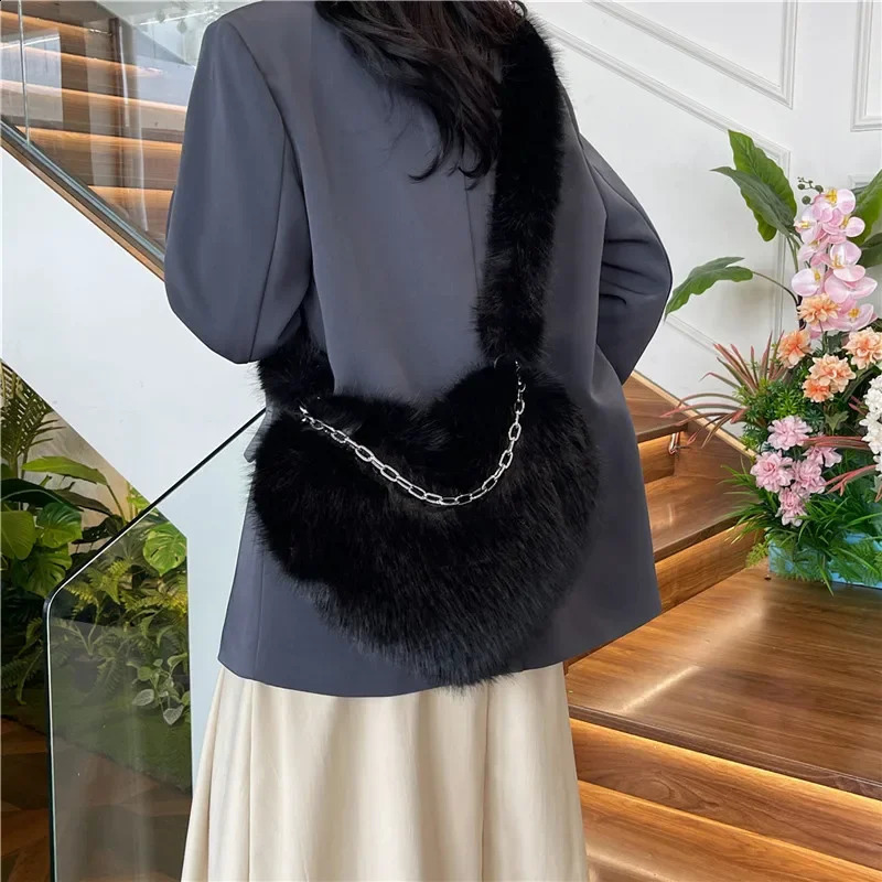 LEFTSIDE Soft Artificial Fur Cross Bag Y2K Winter ner Korean Fashion Handbag Trend Chain Warm Shoulder 240906