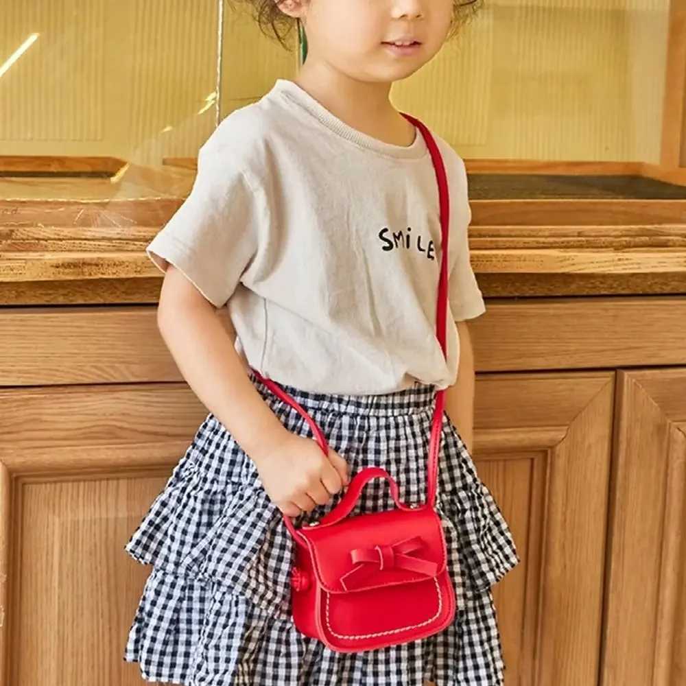 Childrens wallet and handbag mini crossover bag 2024 cute little girl coin bag toddler wallet handbag bolsos para ni as W240906