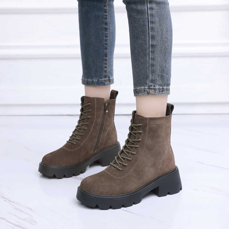 CMM Boots Womens Autumn and Winter British Frosted Cowhide Thick Soled Snow Boots Womens Large Thick Soled Short Boots