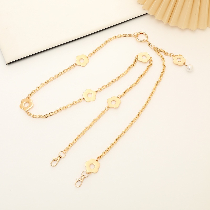 Plum blossom crossbody metal chain, flower shaped rope, mobile phone case decoration pendant, high-end backable hanging chain