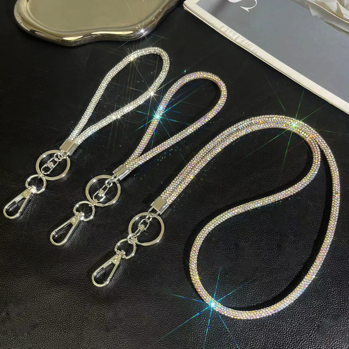 New high-end light luxury rhinestone mobile phone lanyard with inlaid crossbody chain, fashionable and versatile sparkling diamond chain bracelet pend