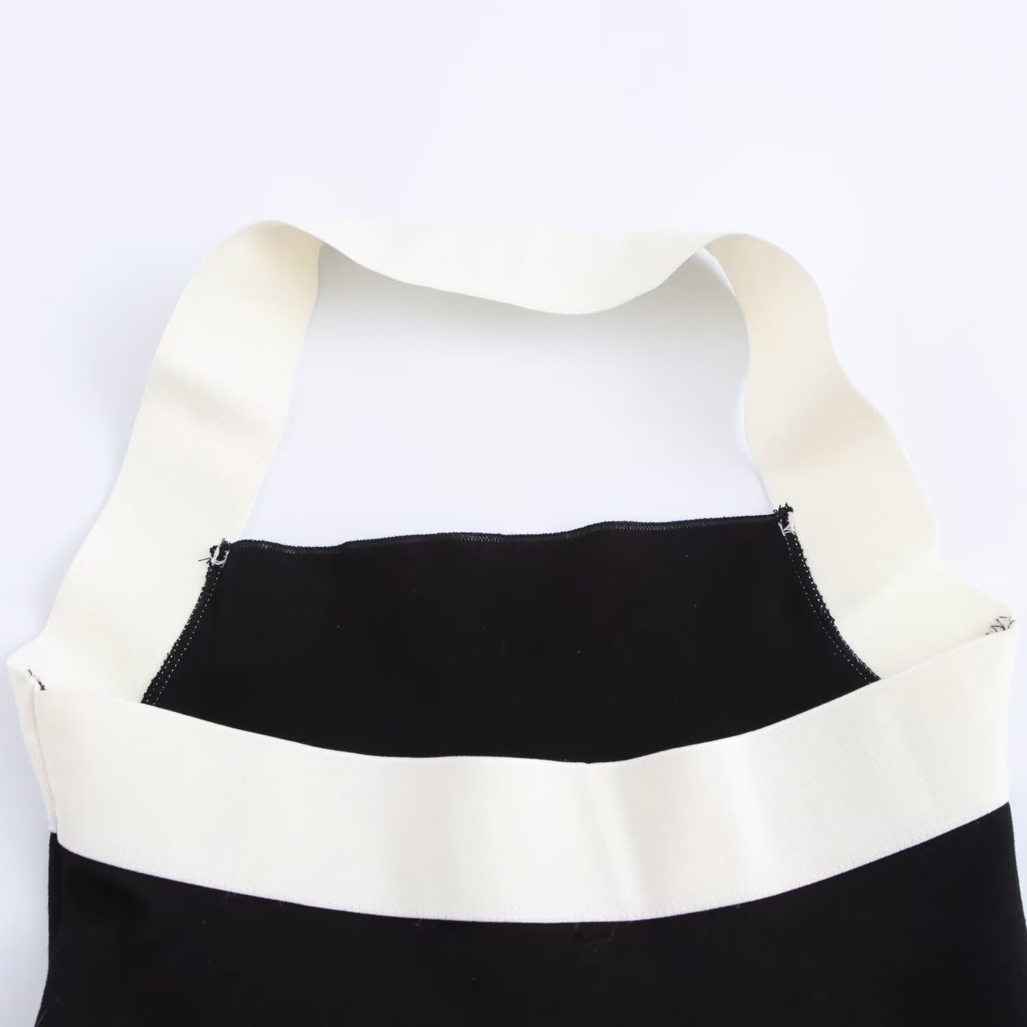 New Womens Dress with Elastic Flute Knitted Collar Enchanting Style Autumn Color Contrast Hanging Neck