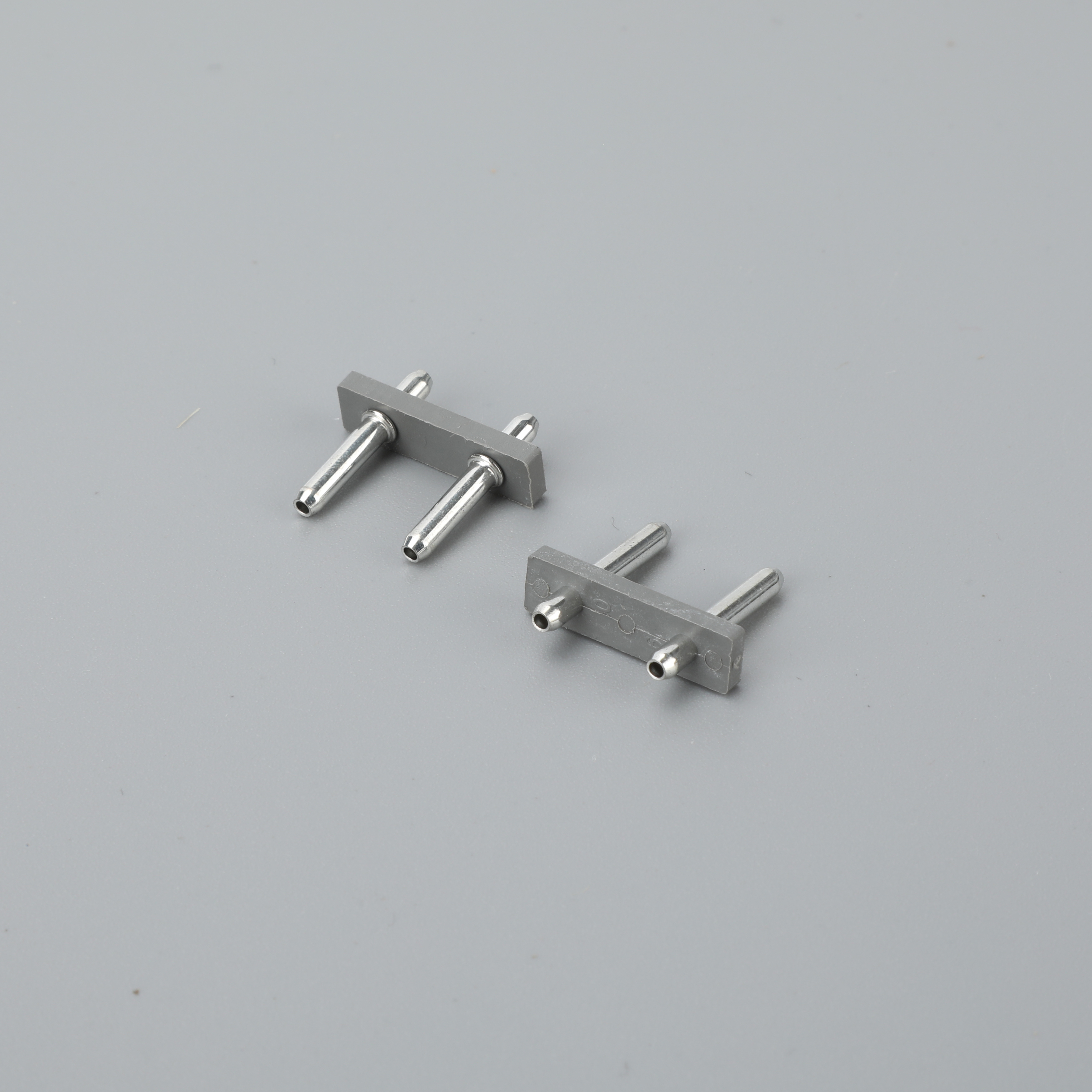 Connector Pin holder The spacing between straight pins is Straight pin seat