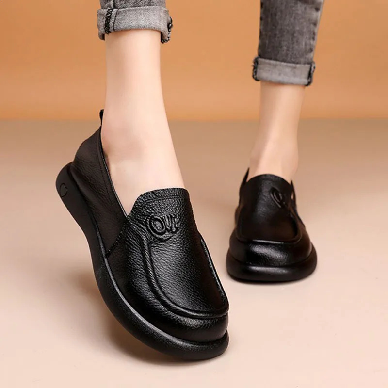 Womens casual shoes comfortable round sole soft flat bottom womens work shoes retro brown leather thin shoes daily sliding casual shoes 240904