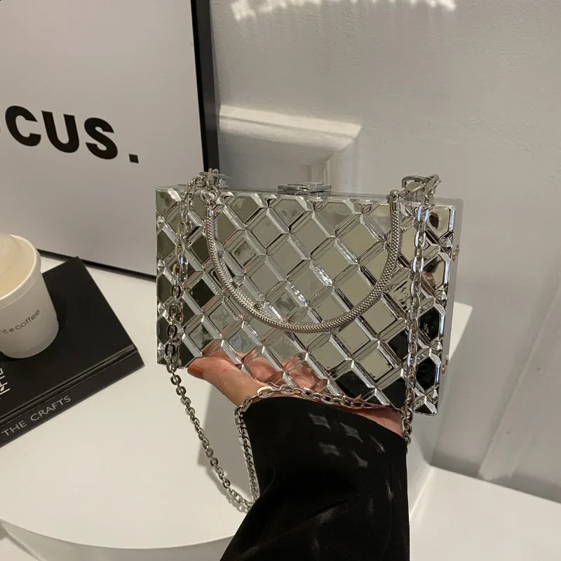 Zipper PU Casual Shoulder Bags Chains on Sale 2024 Fashion Solid Sewing Thread Handbag Hasp Small Square Bag 240906