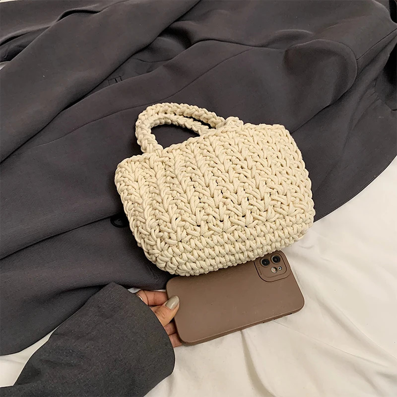 Handmade Woven Womens Bag 2024 Fashion Leisure and Beach Handbag Exquisite Grass 240906