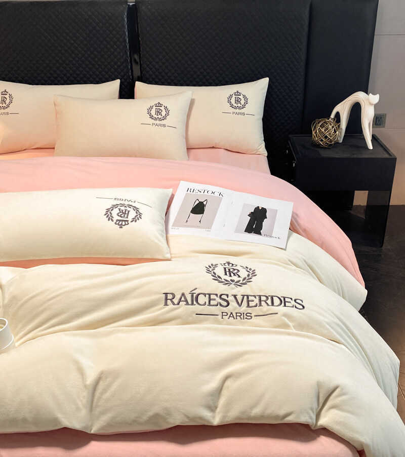 Winter Thickened Milk Four Piece Double sided Warm Coral Veet Cover Bed Sheet Bedding Set Three PieceX240907