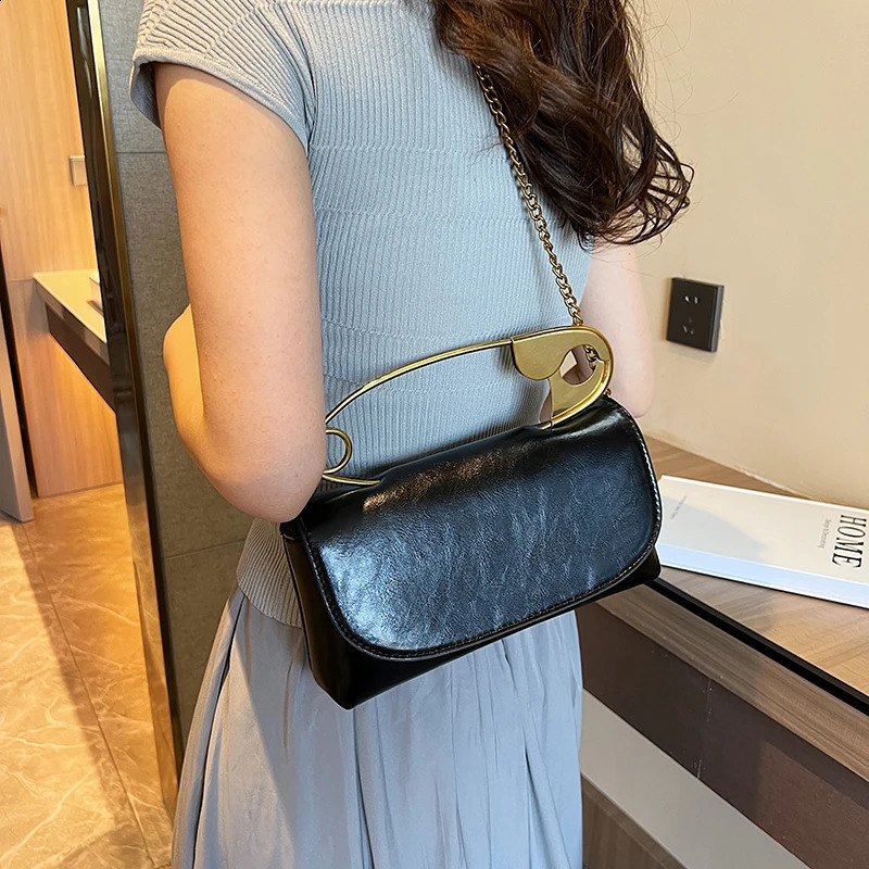 Woman Shoulder Bags Personality Pin Handbag High Quality PU Messenger Bag Fashion Chain Crossbody Female Dinner 240906