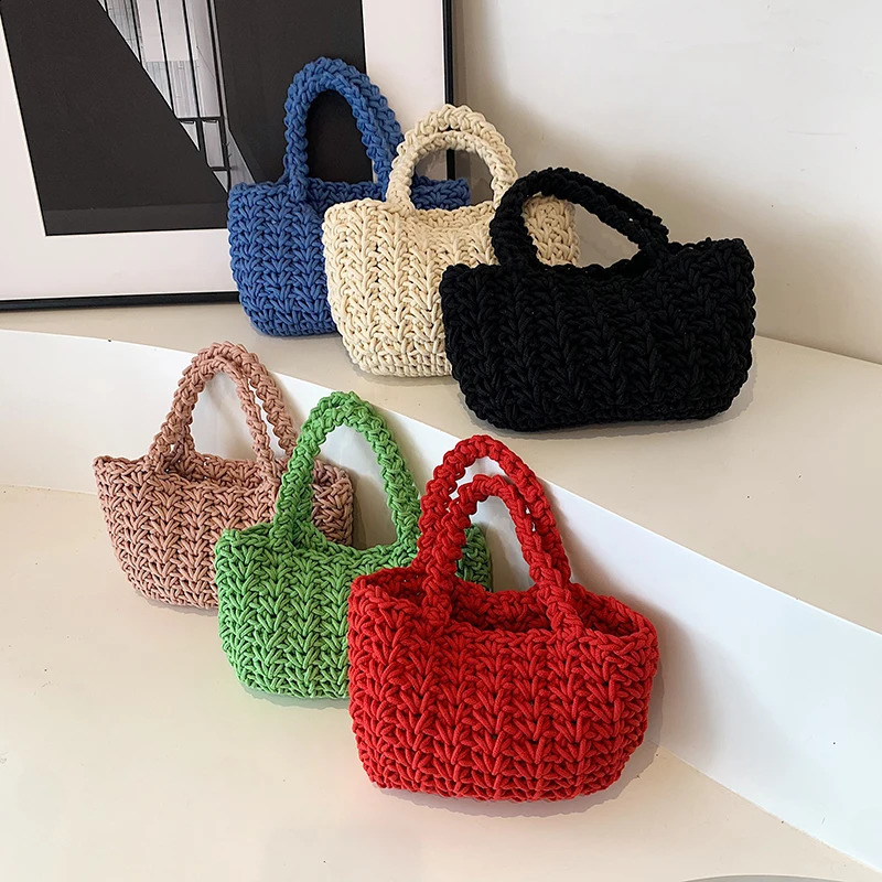 Handmade Woven Womens Bag 2024 Fashion Leisure and Beach Handbag Exquisite Grass 240906