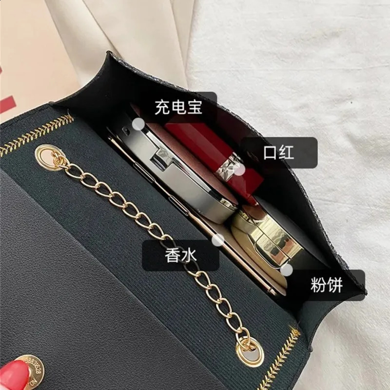 Fashion womens shoulder bag deer head decoration messenger bag Pu leather button lower arm chain womens small square handbag 240904