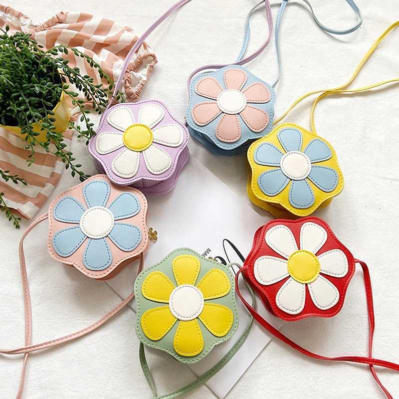 Little girl princess bag baby bag autumn and winter fashionable super cute children messenger bag flower bag W240906