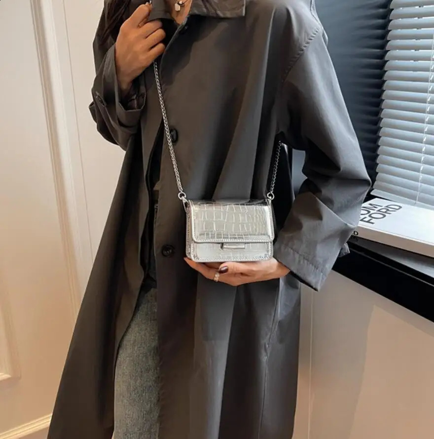Retro womens silver chic cross shaped bag luxurious designer shoulder bag fashionable gold mini square cute Pu leather handbag 240907