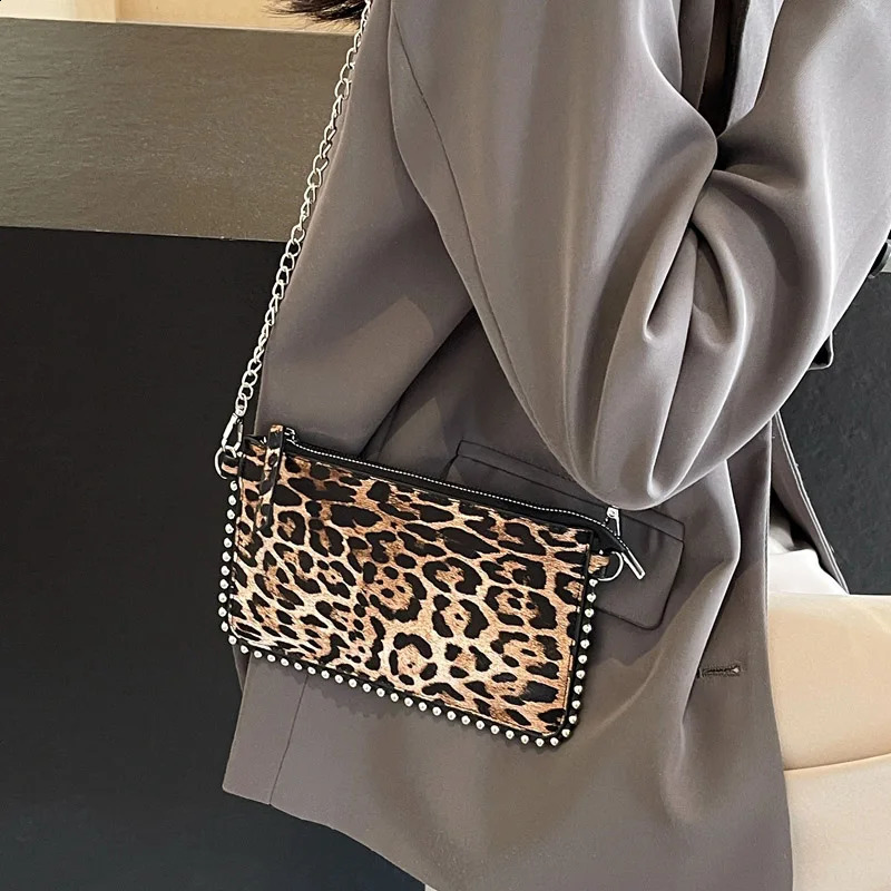 Chain Crossbody Bags For Women Fashion Mobile Phone Purse Travel Vacation Shoulder Messenger Bag Sac A Main Female 240906