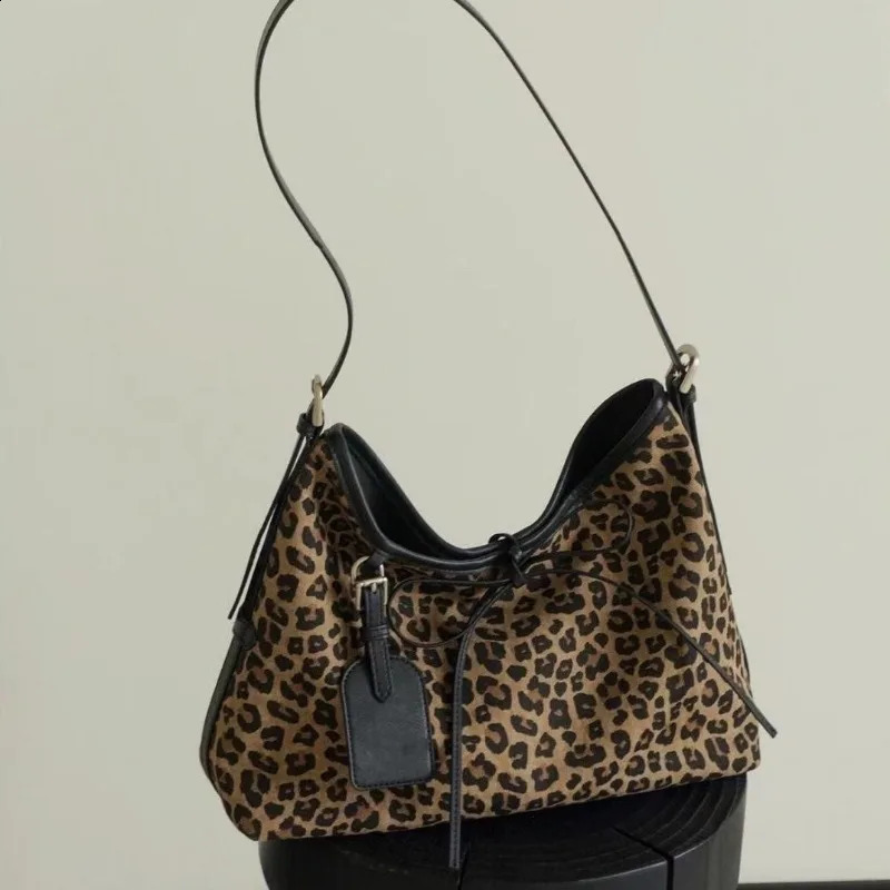 Retro leopard print shoulder bag womens cross shaped bag large capacity handbag soft leather handbag with wallet 240907