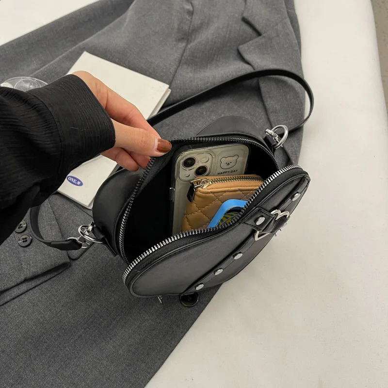 Y2K Womens Crossbody Bags For Women Punk Leather Shoulder Female Rivet Purses Fashion Handbags 240906