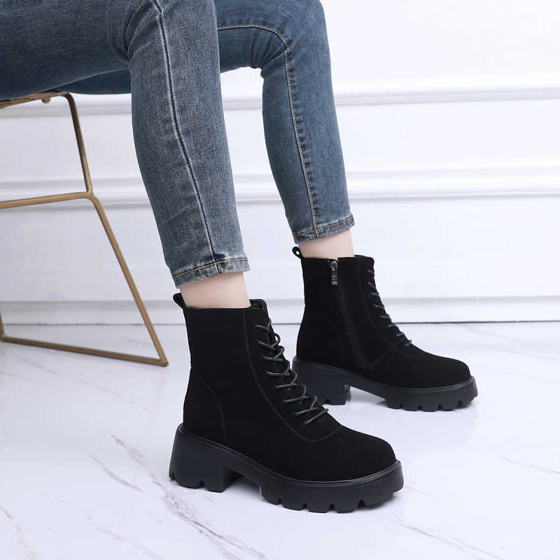 CMM Boots Womens Autumn and Winter British Frosted Cowhide Thick Soled Snow Boots Womens Large Thick Soled Short Boots